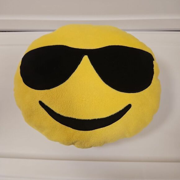 LIKE NEW Emoji Pillow Soft VIBRANT COLORS - Picture 6 of 6
